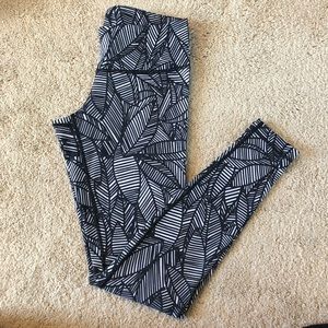 Lululemon tights, 8, Black/white